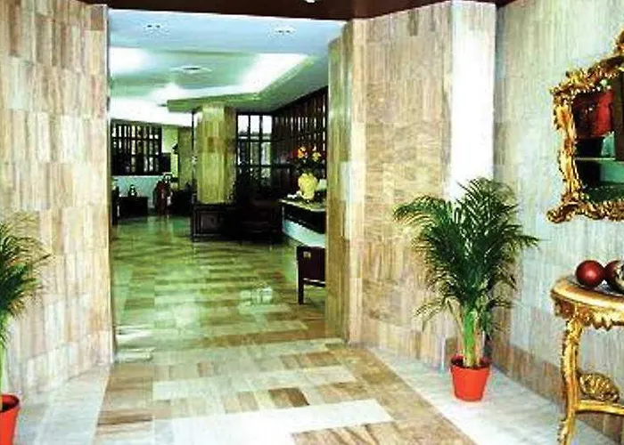 Ambassador Hotel 4*